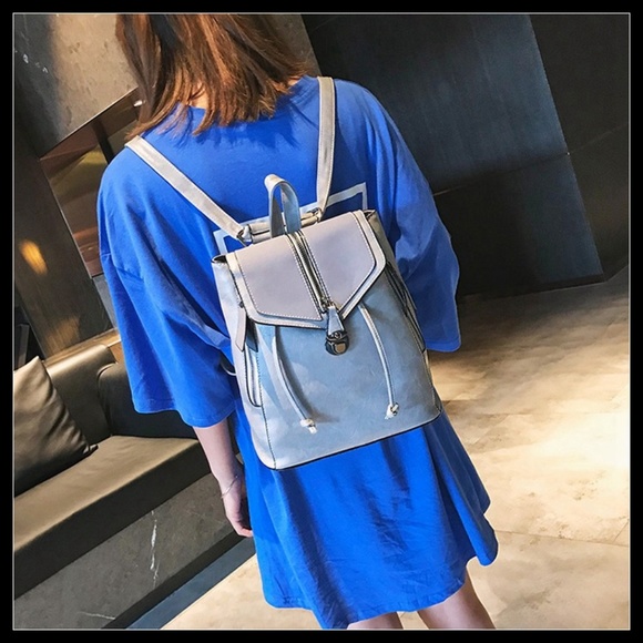 NEW CAMBRIDGE Bucket Backpack - Picture 2 of 8